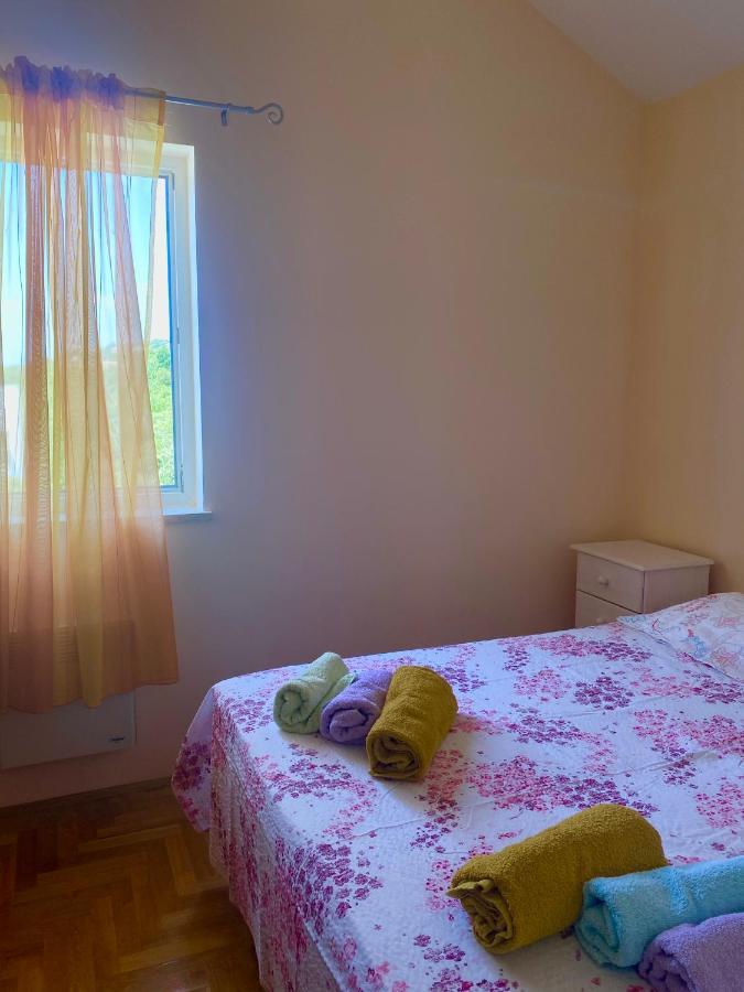 Appartamento Prilaz Obali *